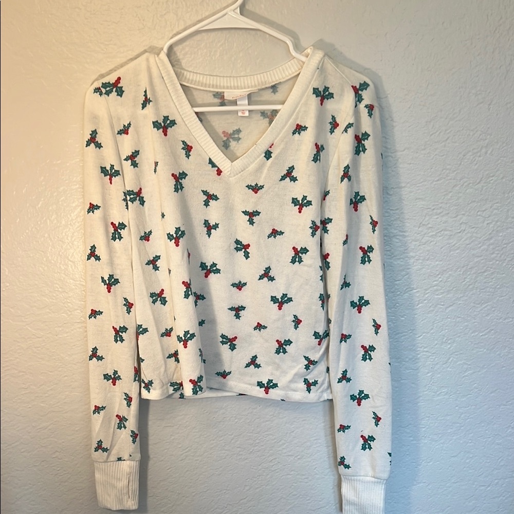 Colsie Festive Sweater with Holly Pattern